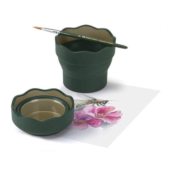 fc181520-faber-castell-clic-and-go-collapsable-water-cup-in-use__preview